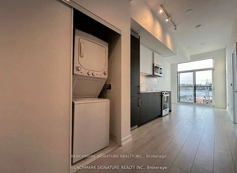 Building Photo - 500 Dupont St #709