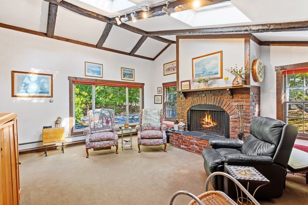  Large Sunny Family Room with Fireplace