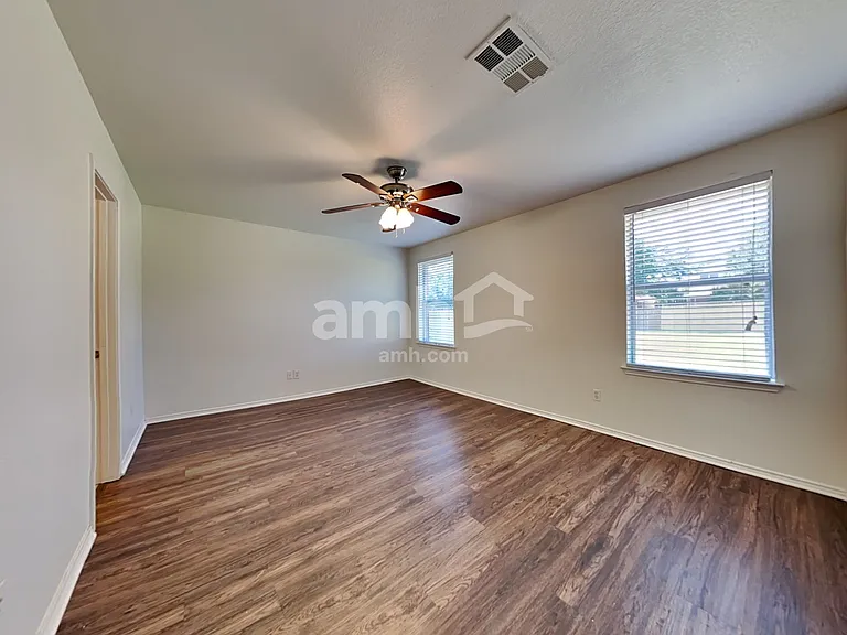 223 Lake Texoma Dr — Photo 9