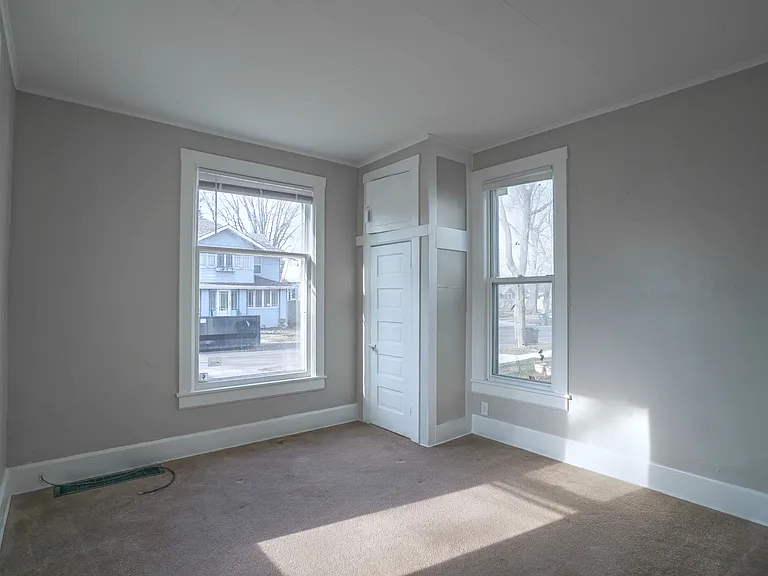 616 Liberty St — Photo 2