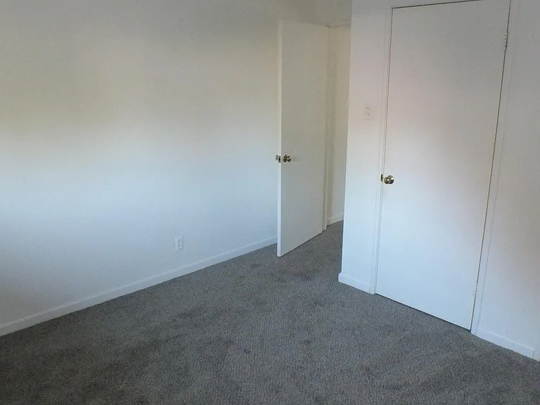 5283 Moddison Ave — Photo 9