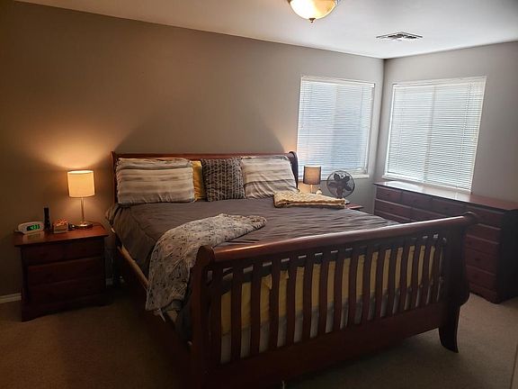 Master, has 2 closets