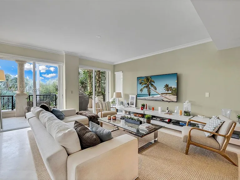 19227 Fisher Island Dr #19227 — Photo 20