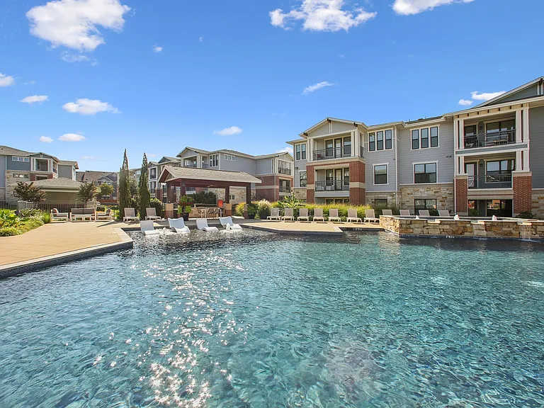 Halcyon Castle Hills — Photo 38