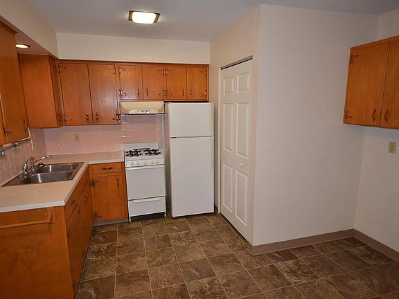 2nd image of 1359 Brittain Woods Rd