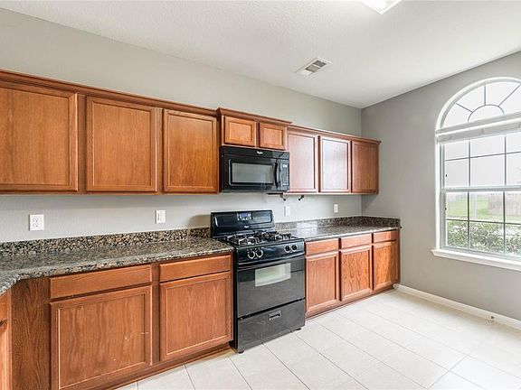 5th image of 16155 Green Plume Ln