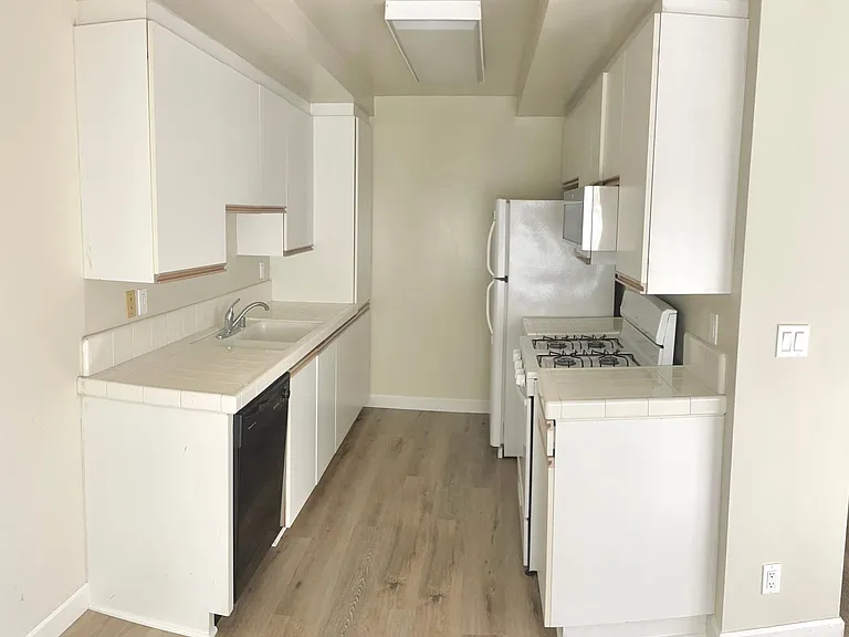 1749 Federal Ave #4 — Photo 4
