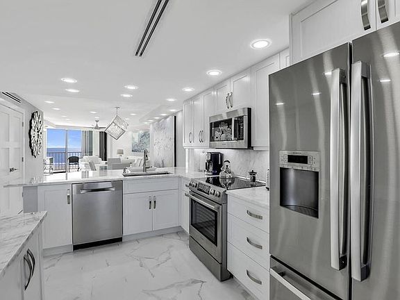 4th image of 440 Seaview Ct APT 407