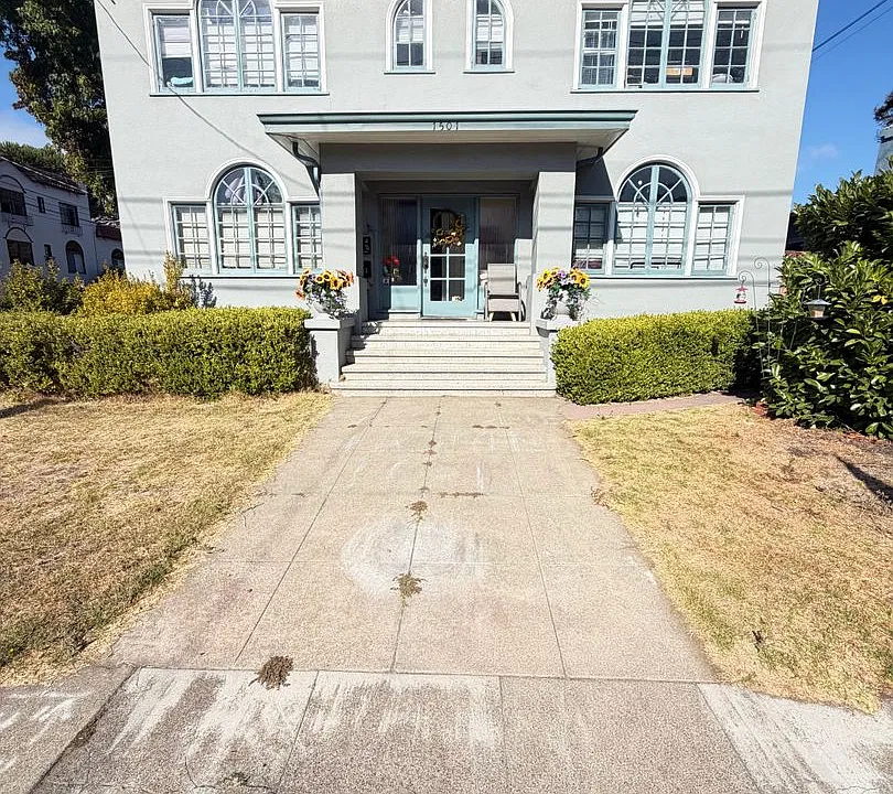1501 Encinal Avenue