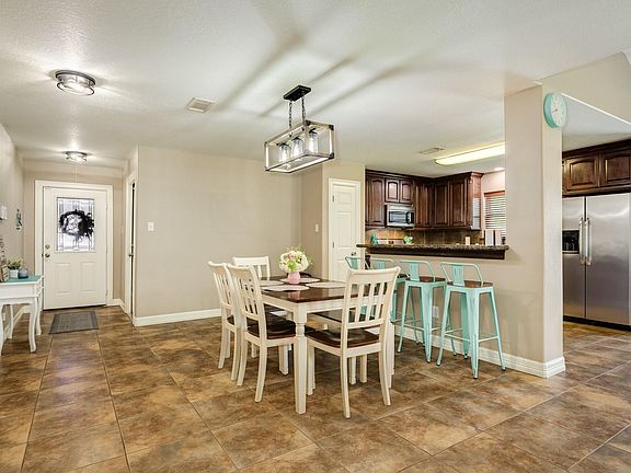 5th image of 6108 Fox Ridge Dr