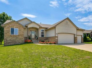 4303 Quail Ridge Dr, Winfield, KS 67156