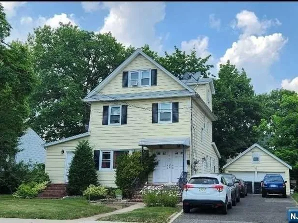 31 E Clinton Ave, Bergenfield, NJ 07621