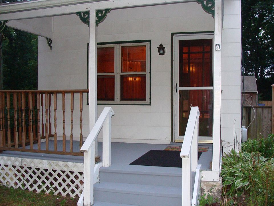 2nd image of 239 W Ferry Rd