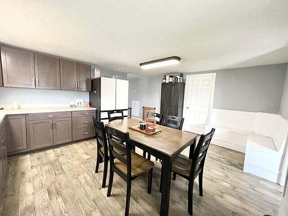 4th image of 187 Walnut Grove Dr