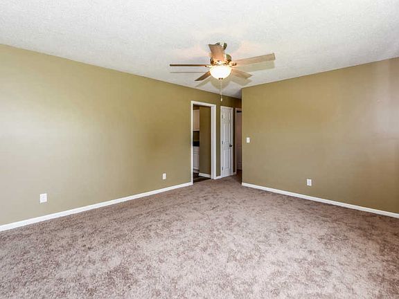 5th image of 102 Andrea Dr