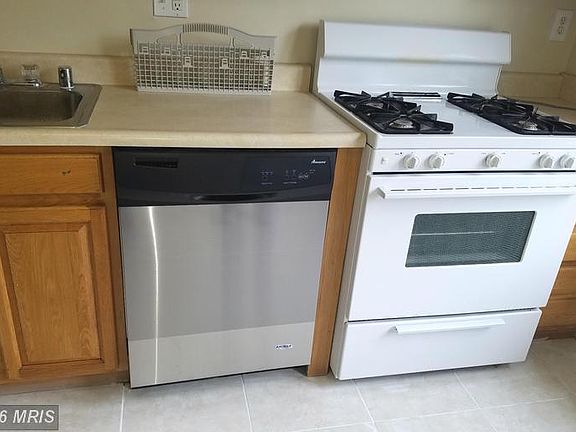 5th image of 8531 Pioneer Dr