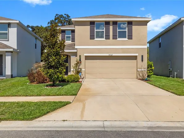 37247 Kings Crown Dr, Zephyrhills, FL 33541