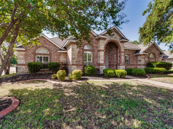 718 McMurry Dr, Waxahachie, TX 75165