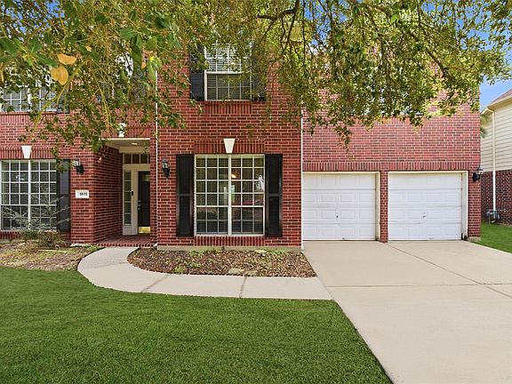 3rd image of 1811 Laurel Rose Ln