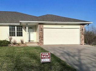 1204 S Ridge Cir, Yutan, NE 68073