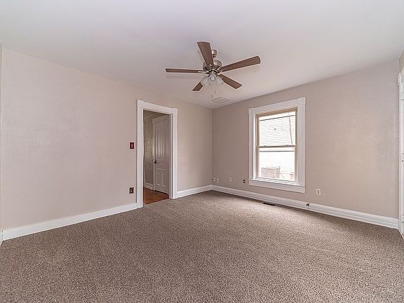 4th image of 415 Montgomery St