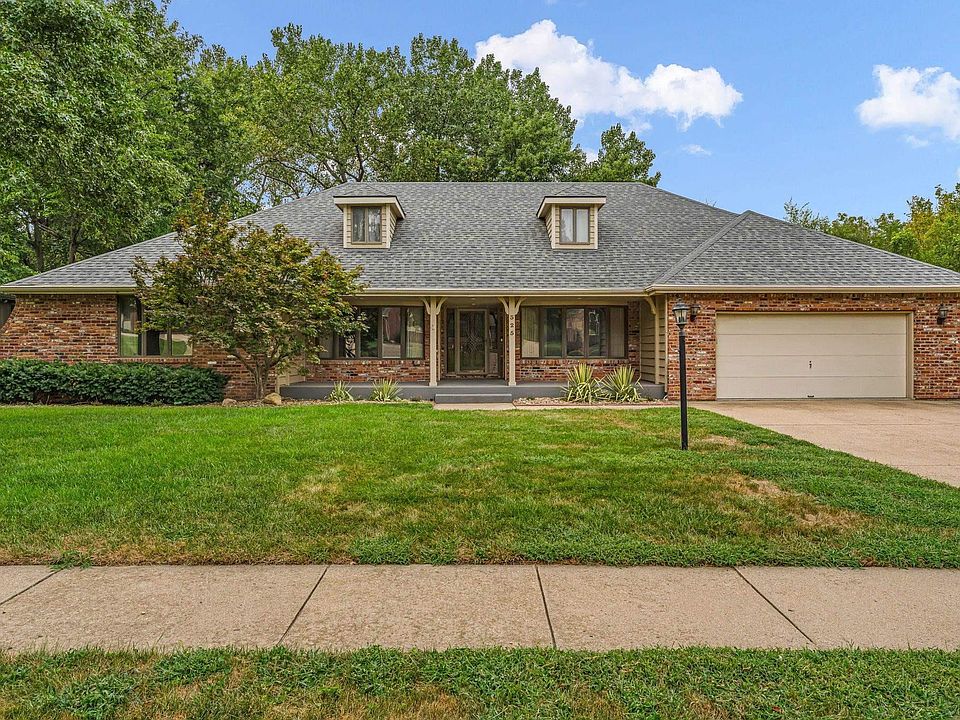 1st image of 325 SW Whitehall Ln