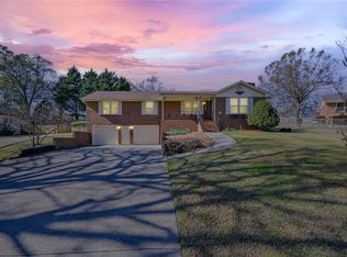 33 Wesley Trce SE, Cartersville, GA 30120