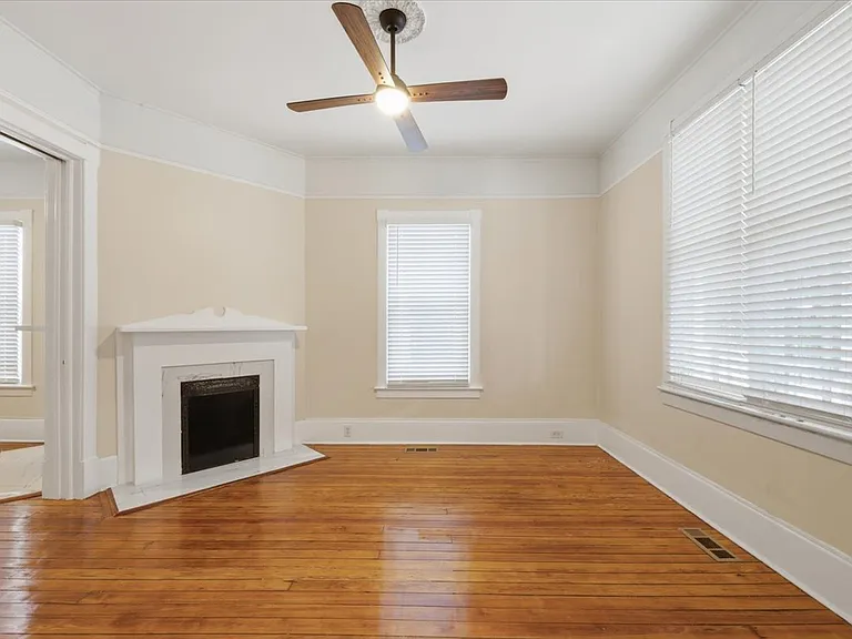2305 Abercorn St — Photo 18