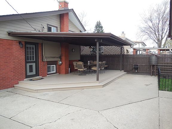 2nd image of 9916 Eden Ave