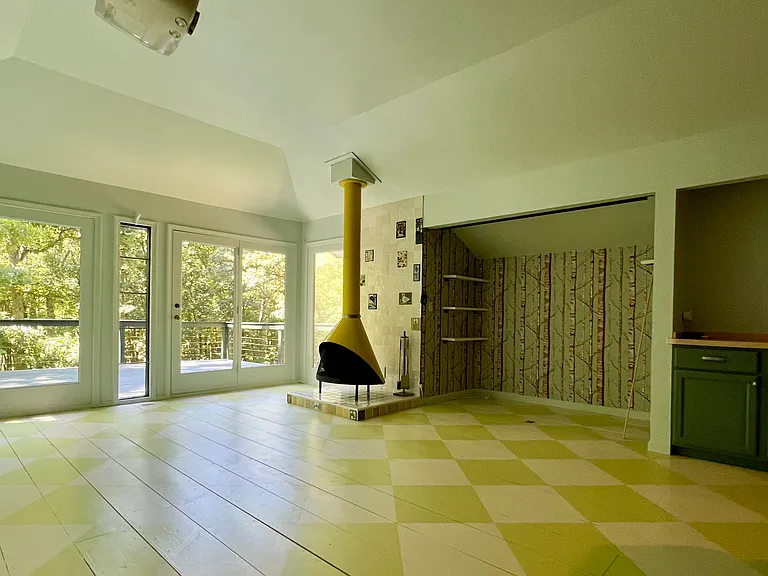 5900 Sylvan Rd — Photo 6