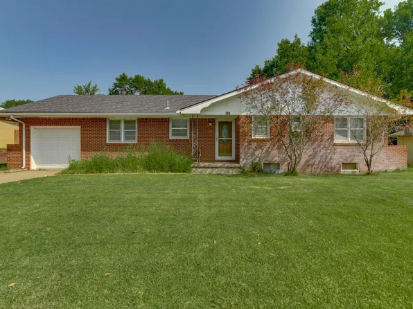 700 Elaine St, Clearwater, KS 67026