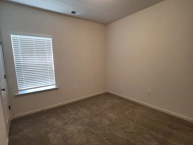 11810 Titan Ave — Photo 35
