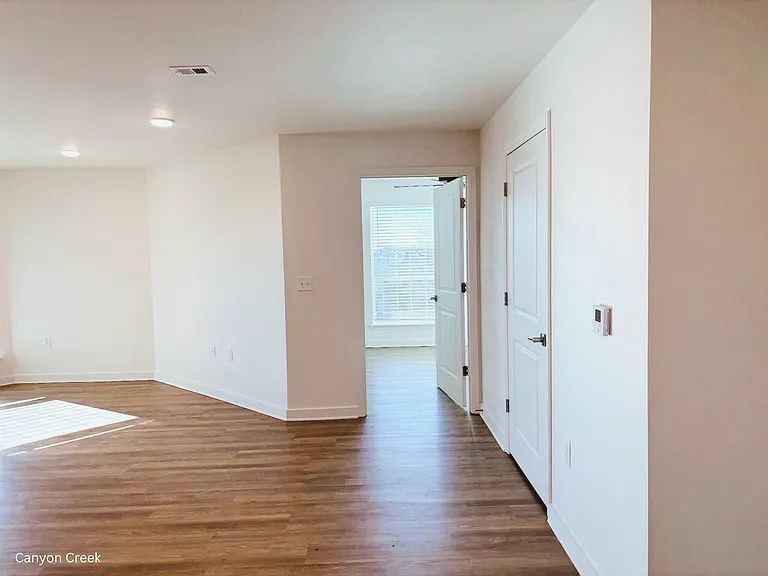 25231 W 100th St — Photo 9