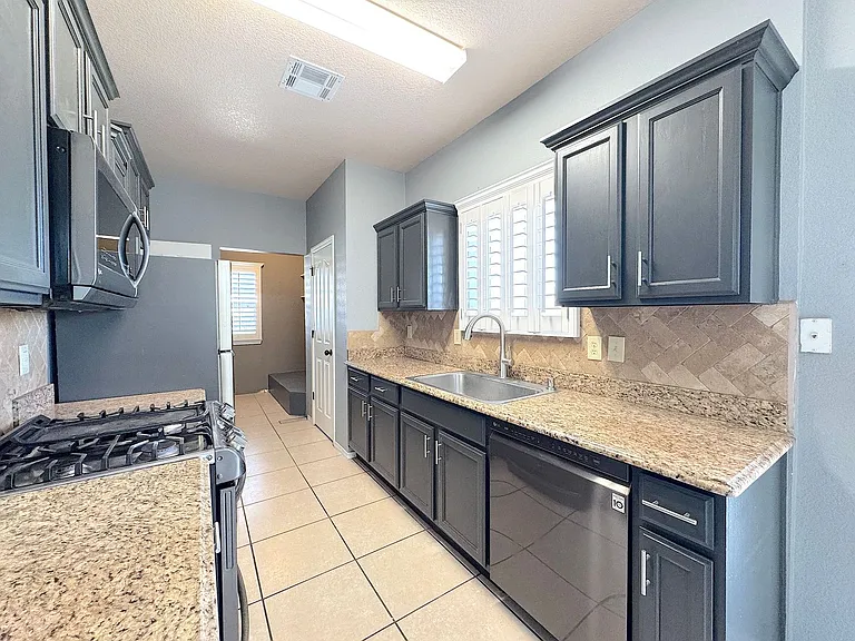3046 Bariloche Dr — Photo 8