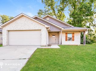 16388 Pottery Ln, Moundville, AL 35474