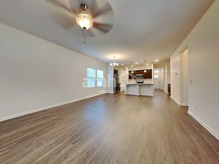 309 Dogwood Cir — Photo 6
