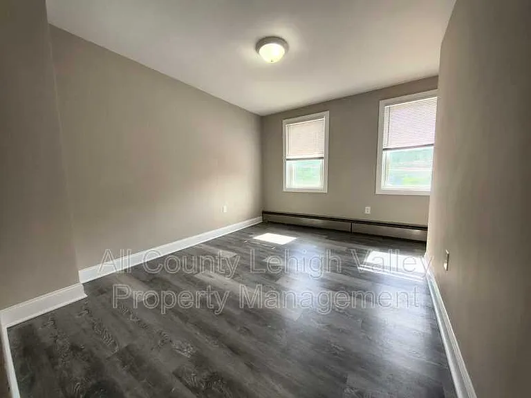 639 Washington St — Photo 7