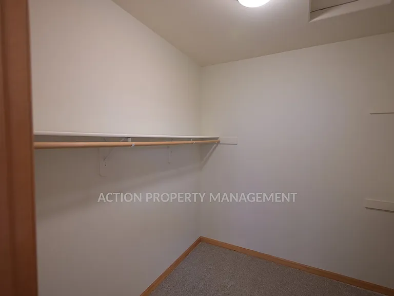 812 E Washington Pl — Photo 19