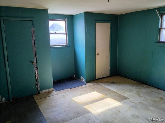 3rd image of 812 N Chicago St