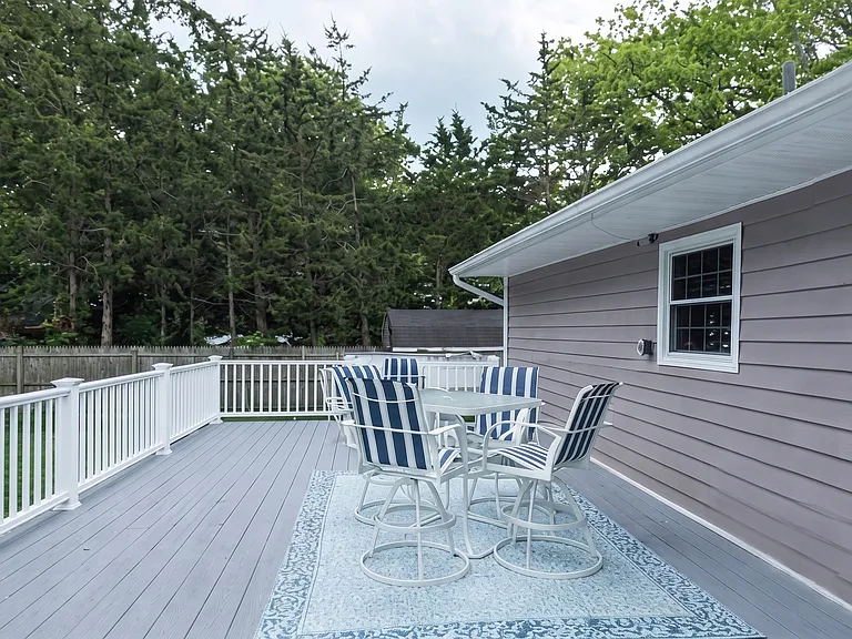 36 Matthews Dr — Photo 7