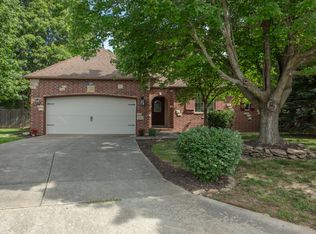 607 E Falls Cir, Ozark, MO 65721