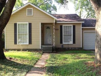 1709 Rose St, Lake Charles, LA, 70601