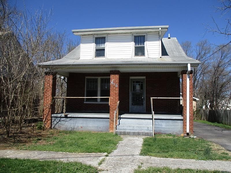 1st image of 618 Lindbergh Ln NE