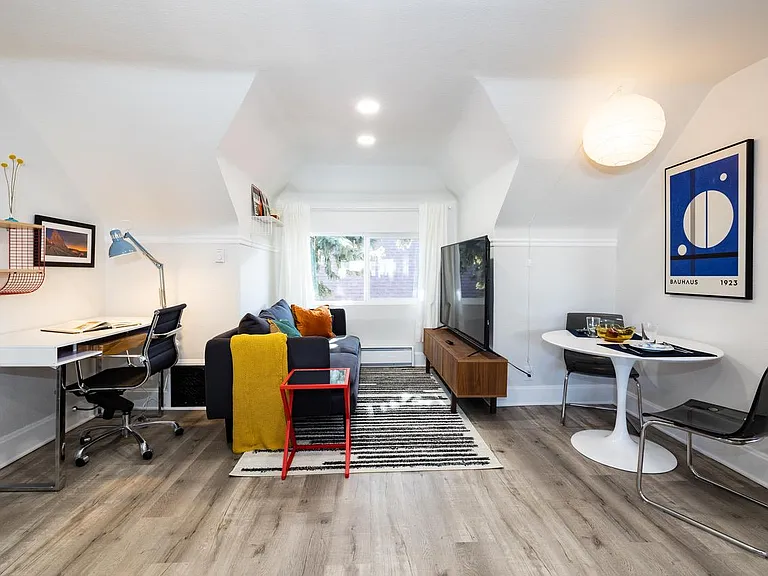 1554 Vine St #4 — Photo 2