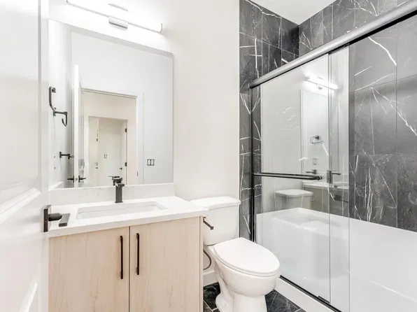 1731 46th St NW, Edmonton, AB T6L 3H7