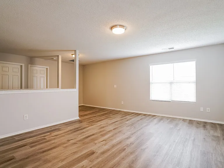 1024 Mailwood Dr — Photo 10