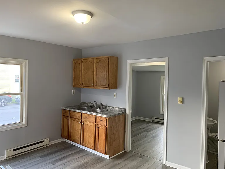 323 Porter Ave — Photo 6