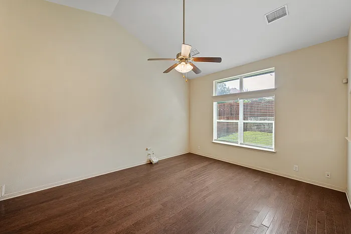 2021 Nestlewood Dr — Photo 3