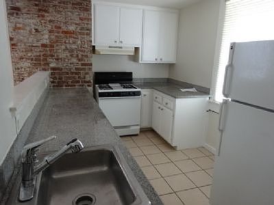 1st image of 511B Buchanan St