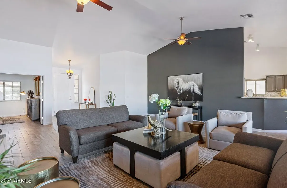 3 bed, 2088 sqft, $2,550 — Photo 1